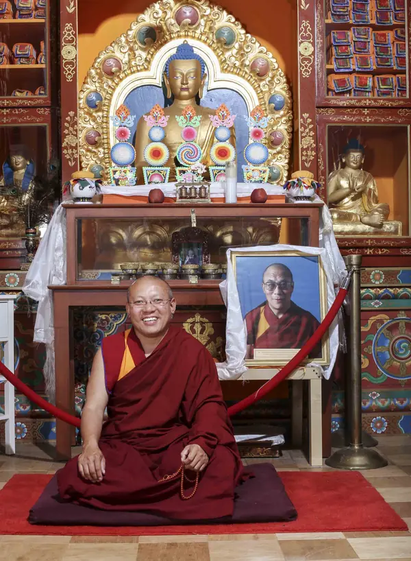 Geshe Tenley on the teaching throne